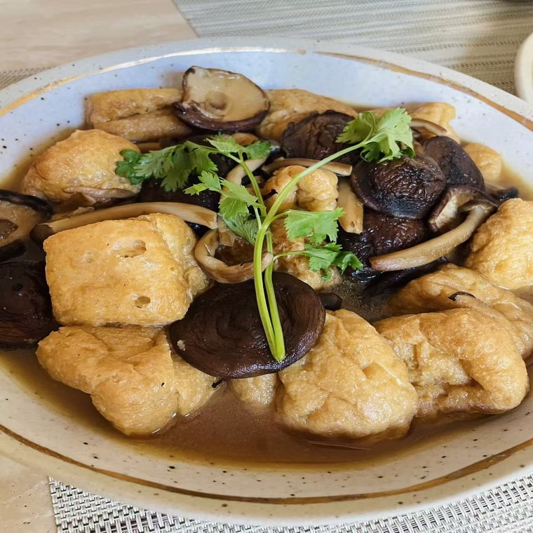 Braised tofu with shiitake mushrooms