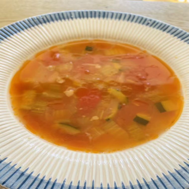 Tomato and vegetable soup
