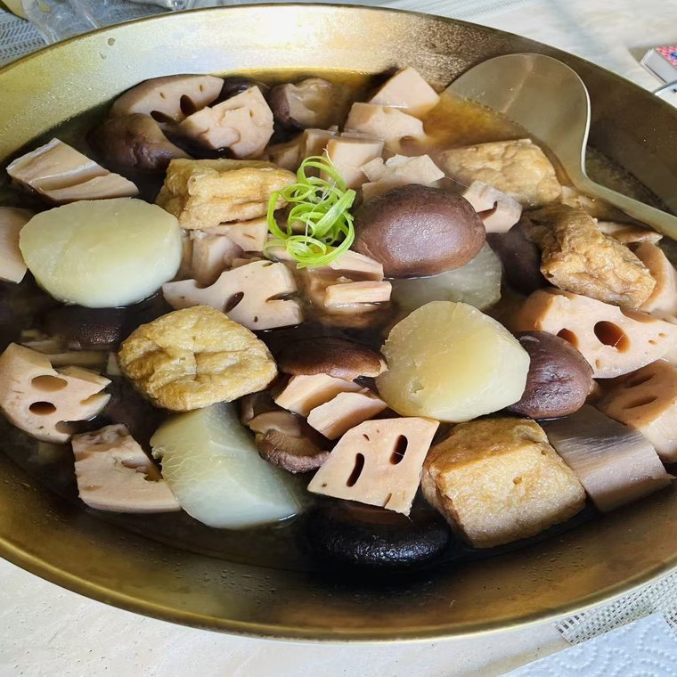 Braised lotus root with tofu and mushrooms